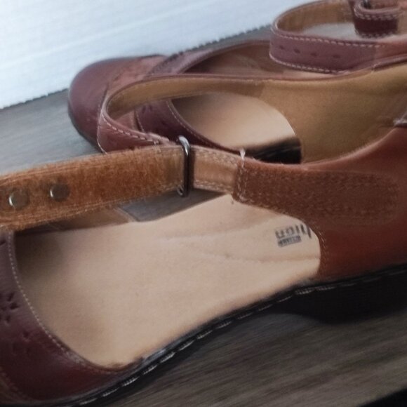 Clarks Collection soft cushion sandals women's size 8 leather 2 tone brown - Picture 11 of 16
